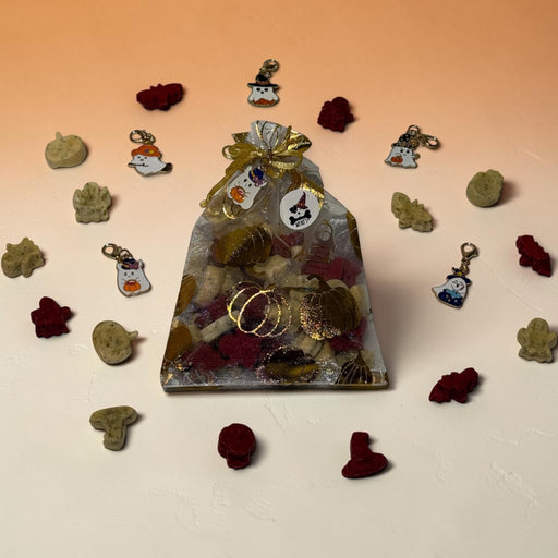 Goldene Kürbis-Organzasäckchen mit einem kleinen, süssen Halloween 🎃 Anhänger,